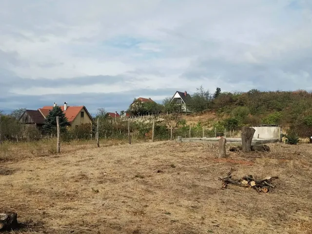 Eladó telek Pákozd 2000 nm