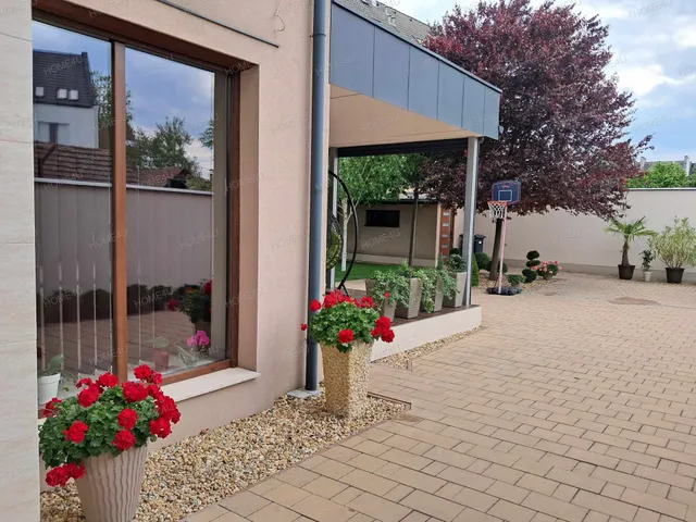 Eladó ház Szolnok, Belváros 190 nm