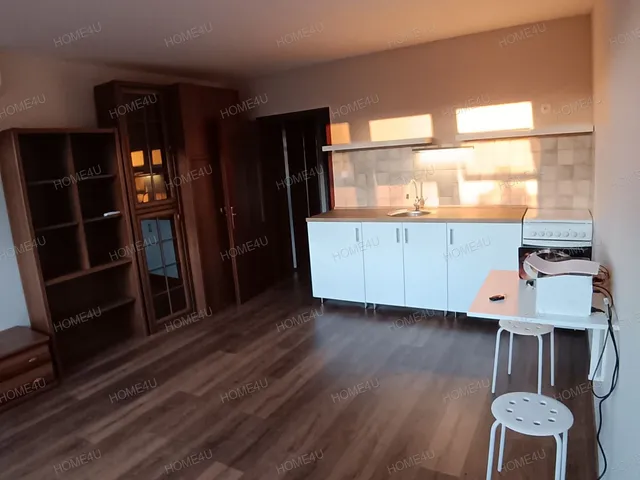 Eladó lakás Szolnok, Belváros 28 nm