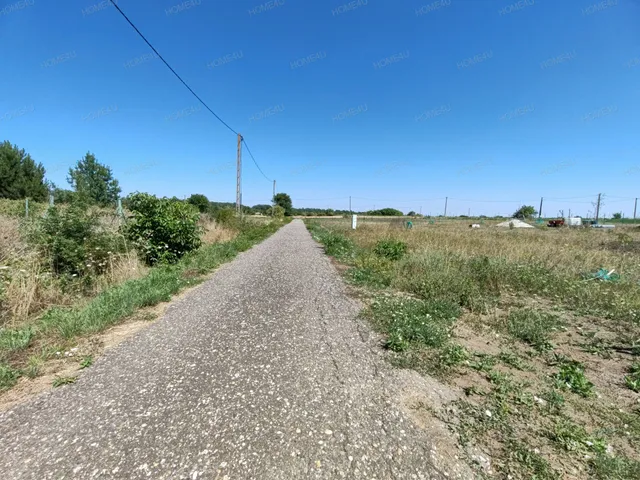 Eladó telek Szolnok, Tenyősziget 900 nm