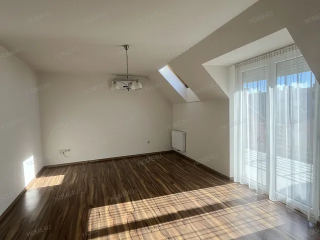 Eladó lakás Szolnok, Belváros 71 nm