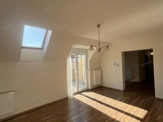 Eladó lakás Szolnok, Belváros 71 nm