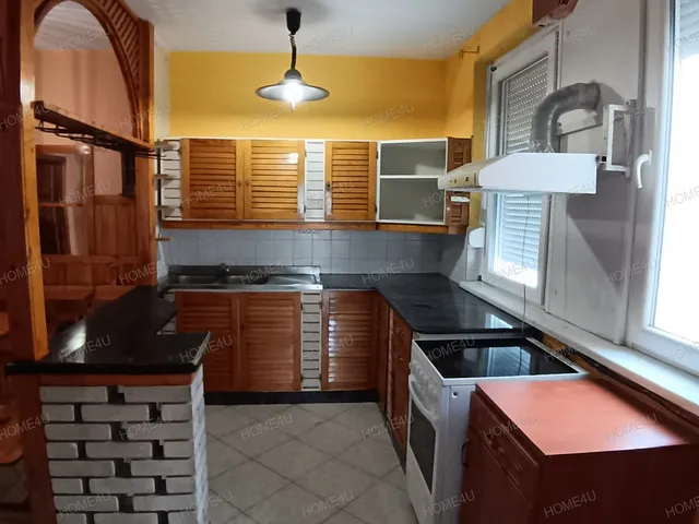 Eladó lakás Szolnok, Széchenyi-lakótelep 54 nm