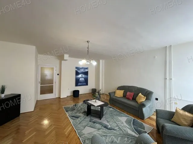 Eladó lakás Szolnok, Belváros 149 nm