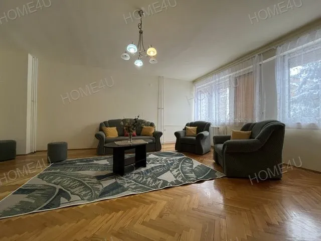 Eladó lakás Szolnok, Belváros 149 nm