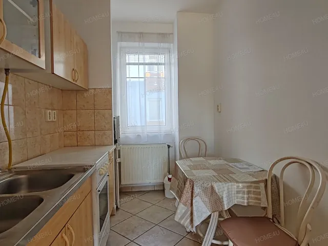 Kiadó lakás Szolnok, Belváros 42 nm