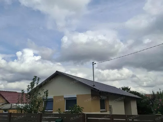 Eladó üdülő és hétvégi ház Szolnok 47 nm