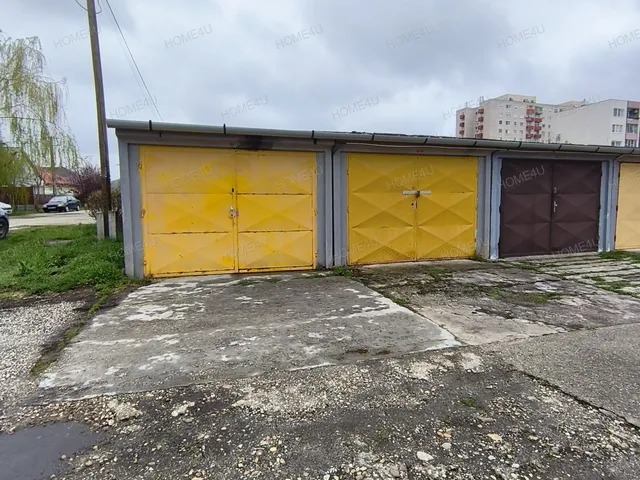 Eladó garázs Szolnok, Széchenyi-lakótelep 18 nm