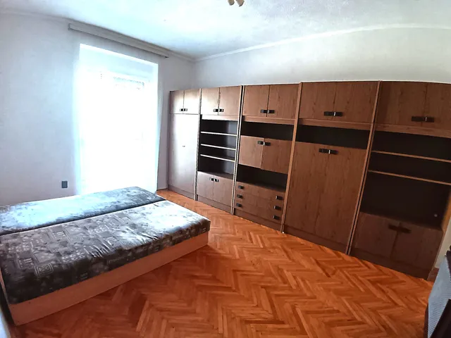 Eladó lakás Szolnok, Belváros, 32 52 nm