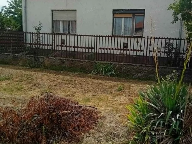 Eladó ház Tiszaföldvár, Bajcsy-ZSilinszky 80 nm