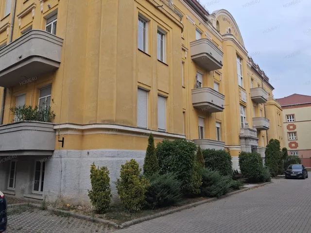 Eladó lakás Szolnok 148 nm