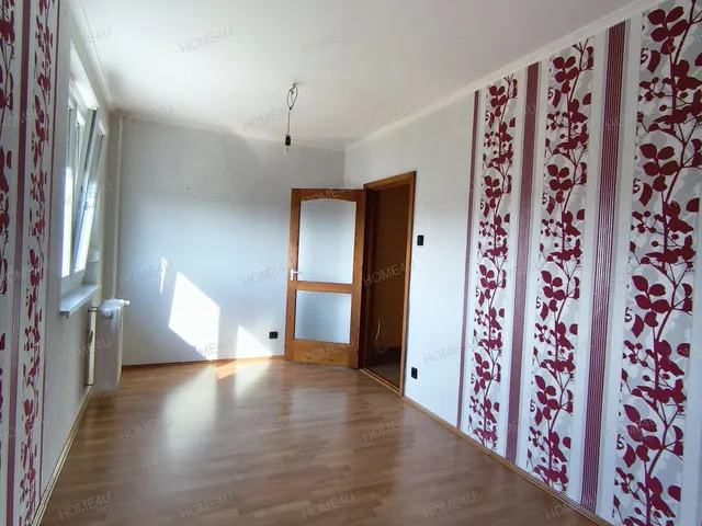 Eladó lakás Szolnok, Széchenyi-lakótelep 71 nm