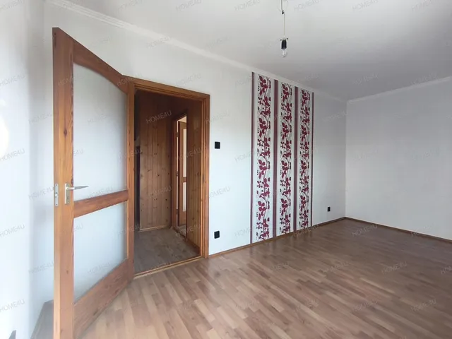 Eladó lakás Szolnok, Széchenyi-lakótelep 71 nm