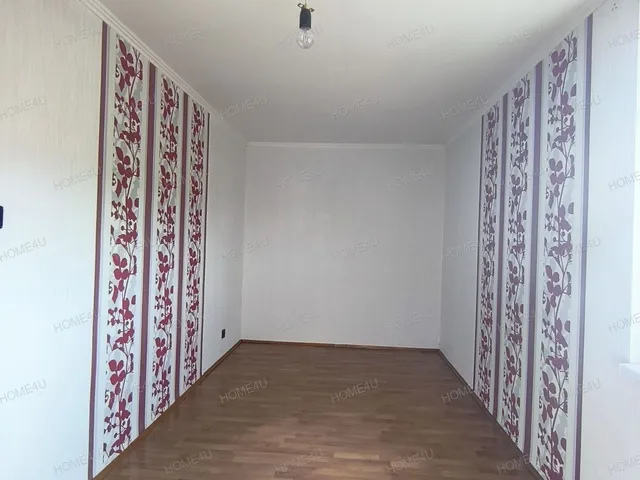 Eladó lakás Szolnok, Széchenyi-lakótelep 71 nm