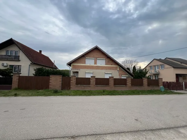 Eladó ház Pusztavacs 160 nm