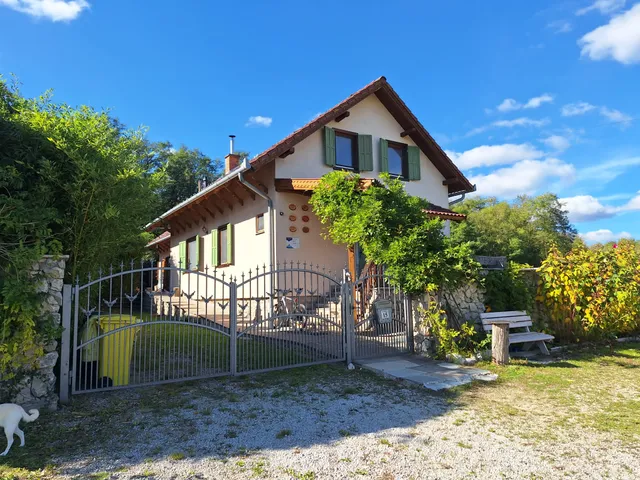 Eladó ház Kehidakustány 320 nm