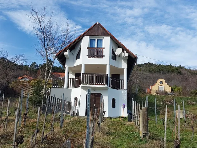 Eladó nyaraló Balatongyörök 125 nm