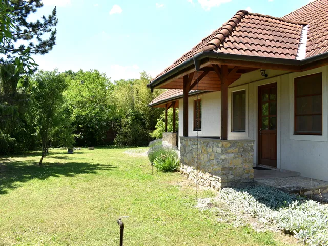 Kiadó ház Aszófő 100 nm