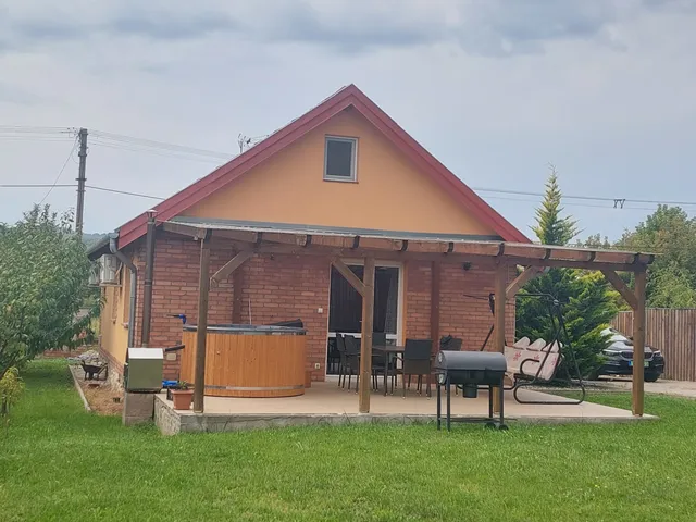 Eladó ház Esztergom, Búbánatvölgy 90 nm