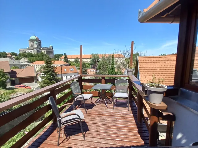 Eladó ház Esztergom, Szenttamás 149 nm