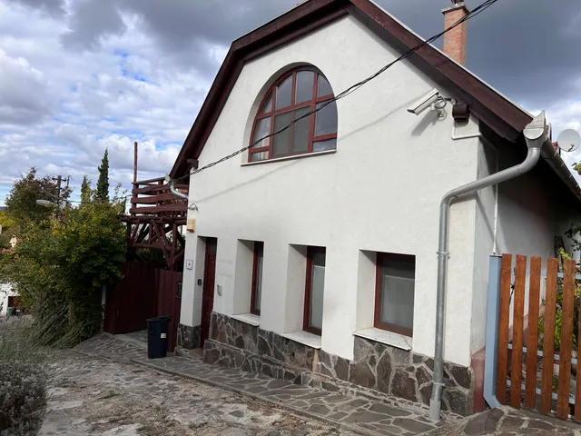 Eladó ház Esztergom, Szenttamás 149 nm