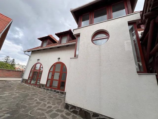 Eladó ház Esztergom, Szenttamás 149 nm