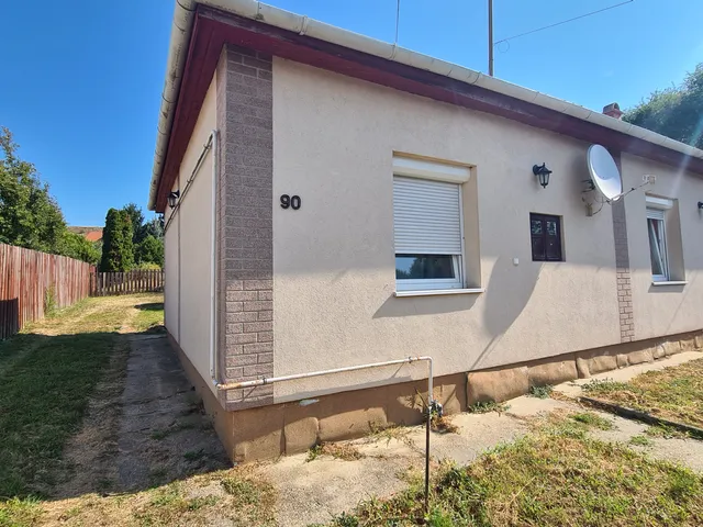 Eladó ház Sárisáp 80 nm