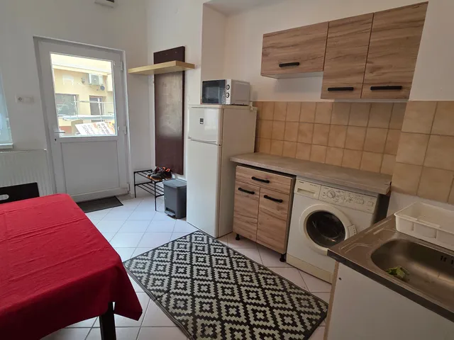 Kiadó lakás Esztergom, Bajcsy zs u 30 nm