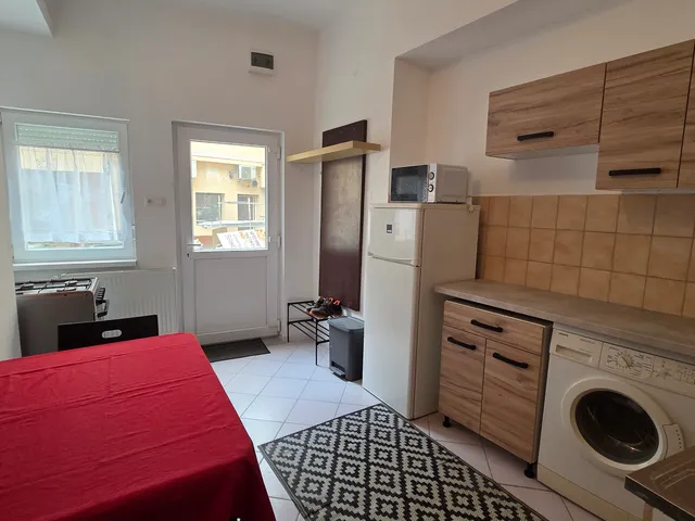 Kiadó lakás Esztergom, Bajcsy zs u 30 nm