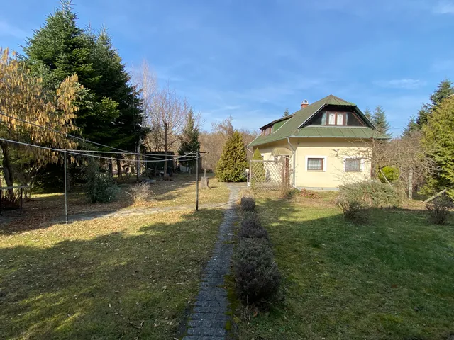 Eladó ház Pilismarót 210 nm