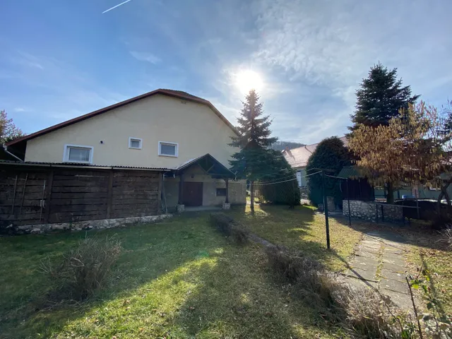 Eladó ház Pilismarót 210 nm