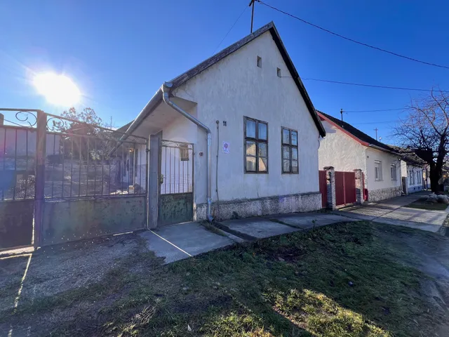 Eladó ház Nyergesújfalu 78 nm