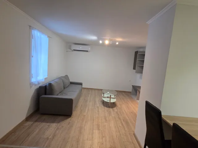 Eladó ház Úny 58 nm