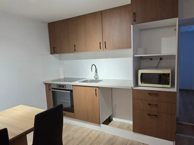 Eladó ház Úny 58 nm