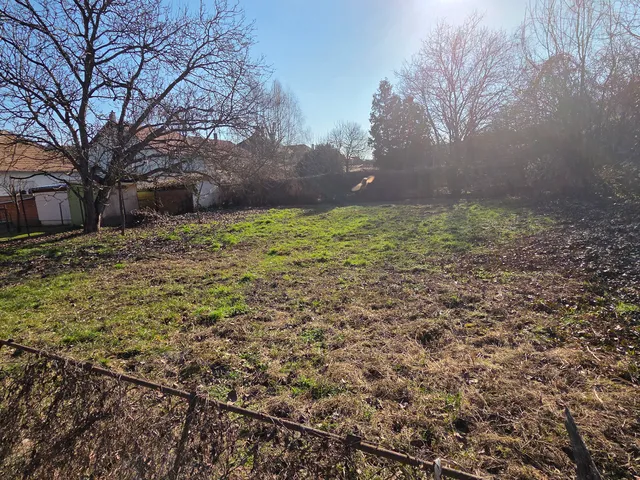 Eladó telek Leányvár 542 nm