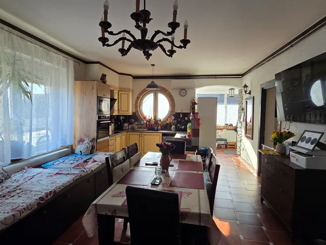 Eladó ház Leányvár, Bécsi út 120 nm