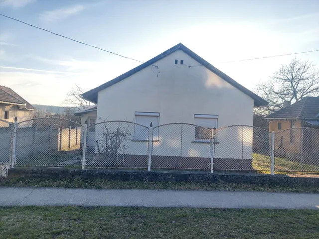 Eladó ház Sárisáp 76 nm