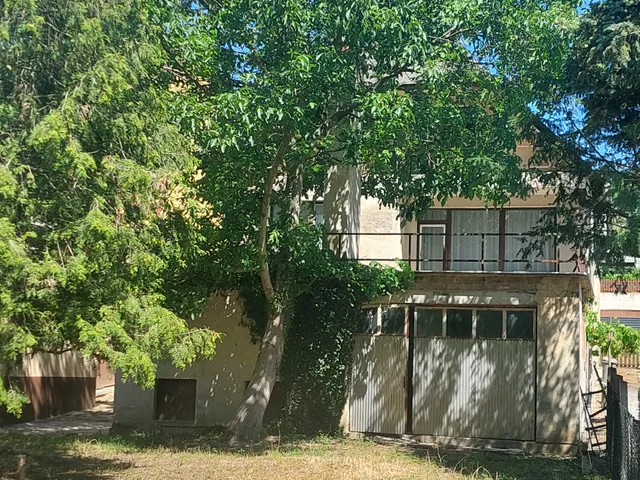 Eladó ház Mogyorósbánya 278 nm