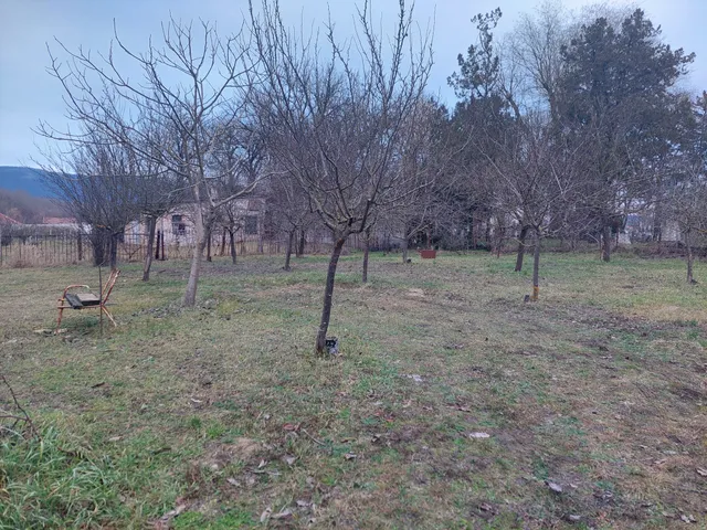 Eladó telek Esztergom, Szentgyörgymező 1979 nm