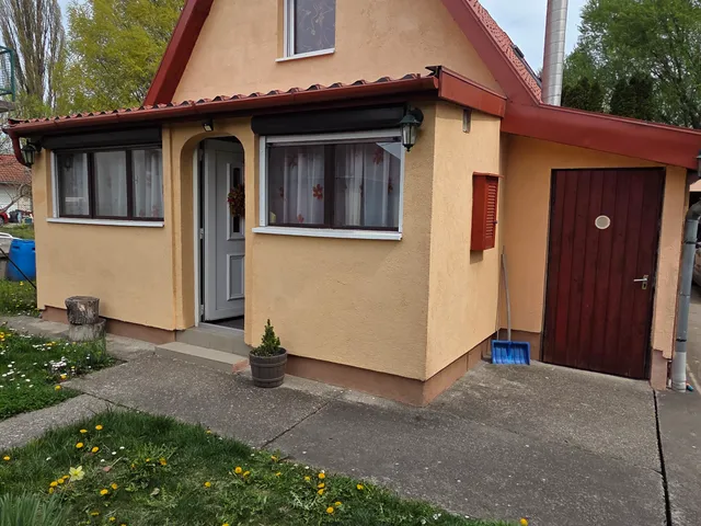 Eladó ház Tinnye 75 nm