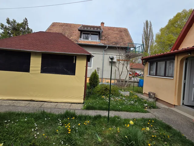 Eladó ház Tinnye, Damjanich utca 75 nm