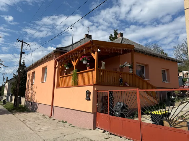 Eladó ház Sárisáp 95 nm