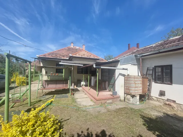 Eladó ház Esztergom, Esztergom-Kertváros 69 nm