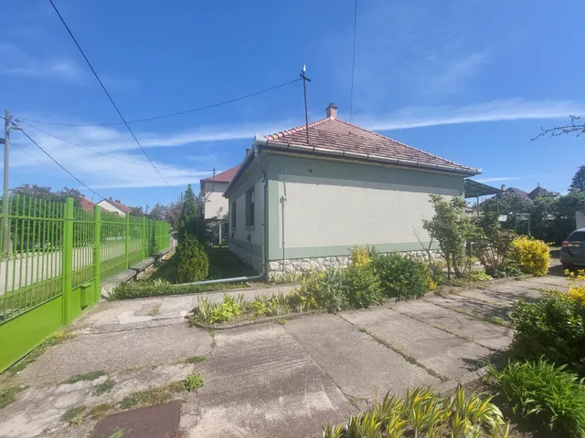 Eladó ház Esztergom, Esztergom-Kertváros 69 nm