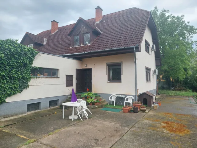 Eladó ház Esztergom, Szentgyörgymező 225 nm