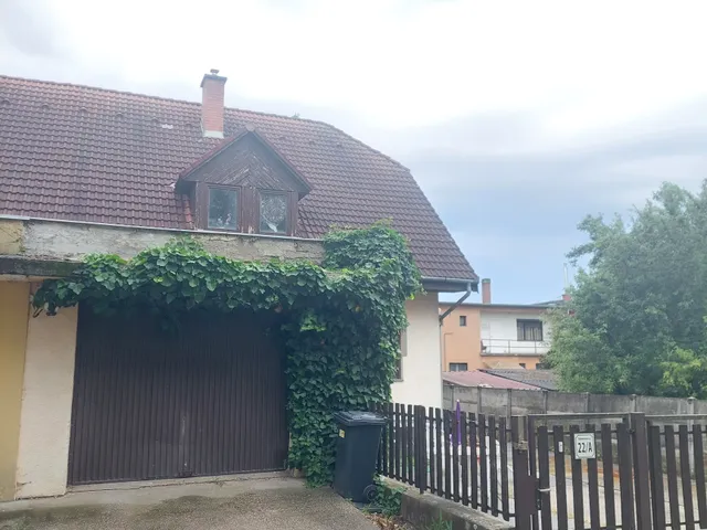 Eladó ház Esztergom, Szentgyörgymező, Földműves 225 nm