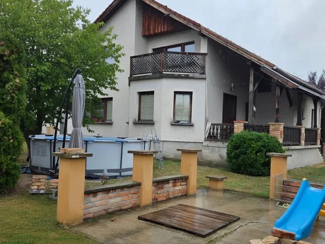 Eladó ház Tát 227 nm