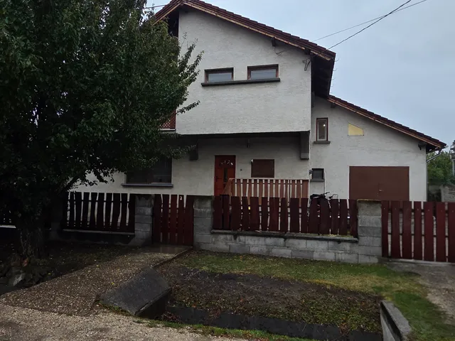 Eladó ház Tát 227 nm