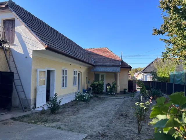 Eladó ház Kesztölc 170 nm