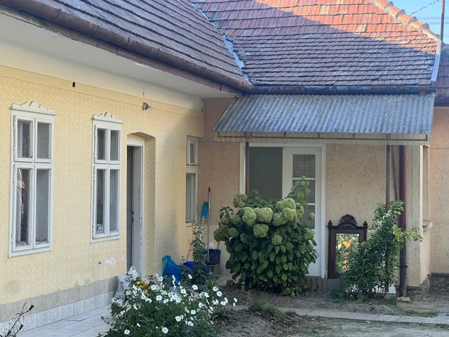 Eladó ház Kesztölc 170 nm